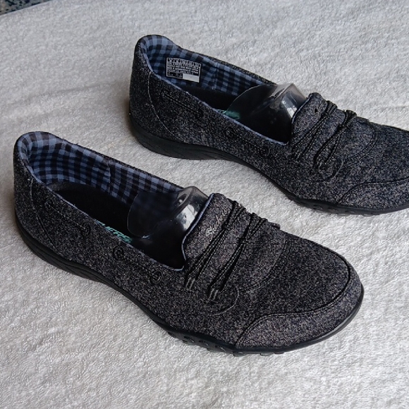 Skechers Shoes - NWOT Skechers Slip On Comfort Casual Shoes